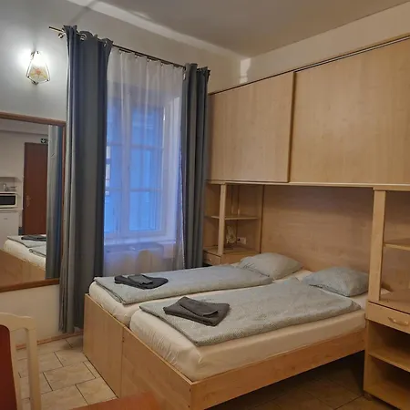 Borbarátok Háza Affittacamere Győr